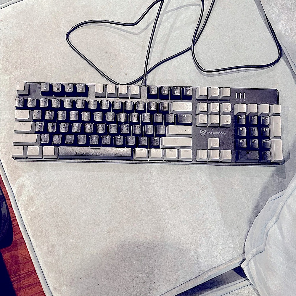 Mechanical keyboard, brown switches, white LED, works on pc/laptop, Gaming.